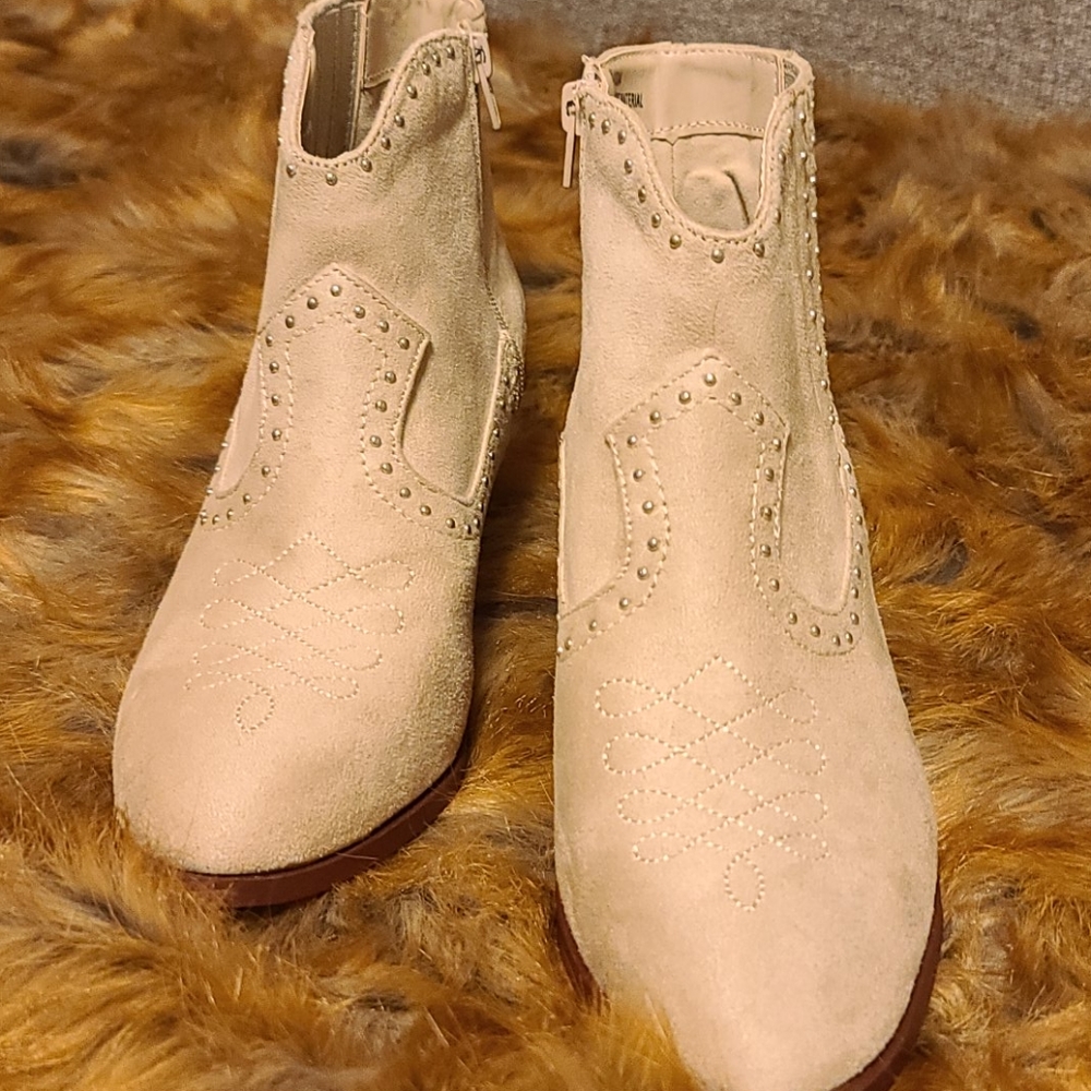 Booties - Picture 3 of 3